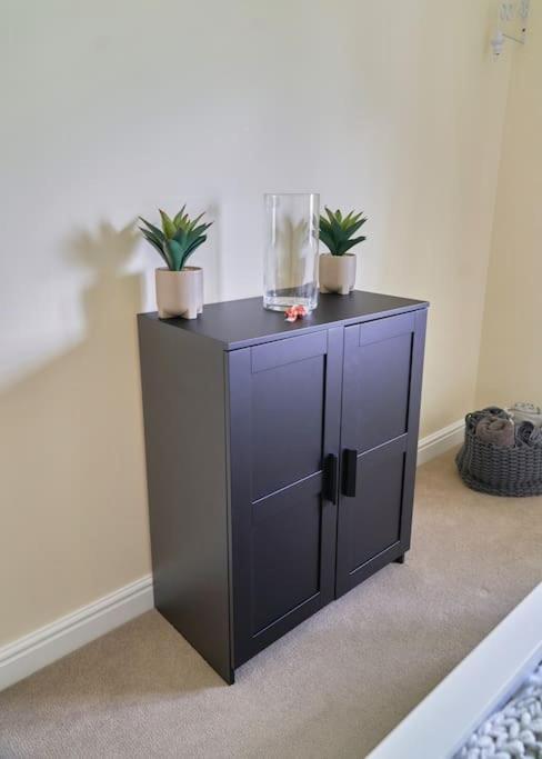 Stunning Luxury 2 Bed Apartment With En-Suite In Wokingham City Centre Exterior foto